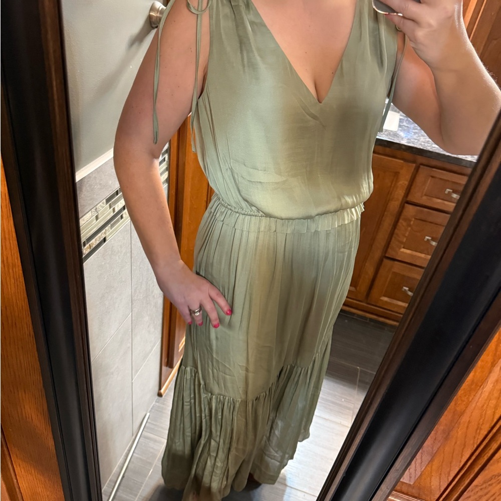 Elegant Green Sleeveless Maxi Dress